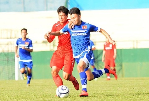 U23 Viet Nam thi dau ngang ngua voi Binh Duong.
